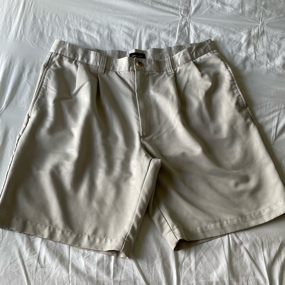 Dockers shorts size 36